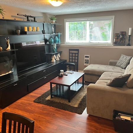 Cozy And Modern 3 Bedroom In Central Location! Виктория Екстериор снимка