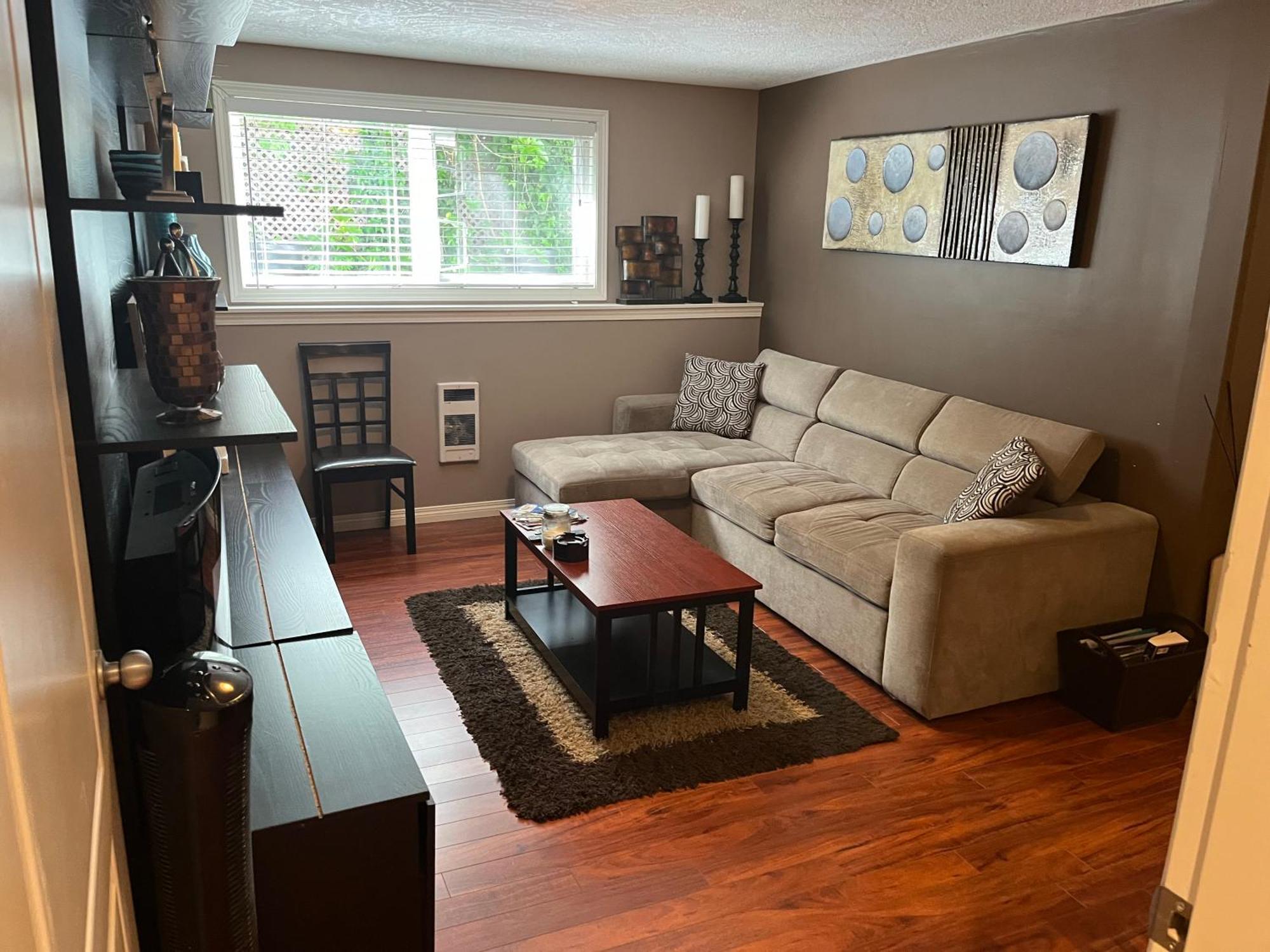 Cozy And Modern 3 Bedroom In Central Location! Виктория Екстериор снимка